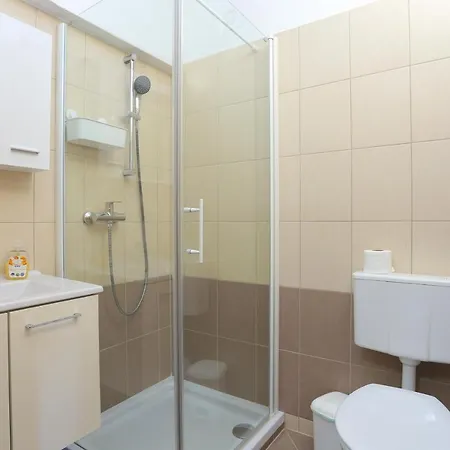 And With Parking Space - 19786 3* Rogoznica (Sibenik-Knin)