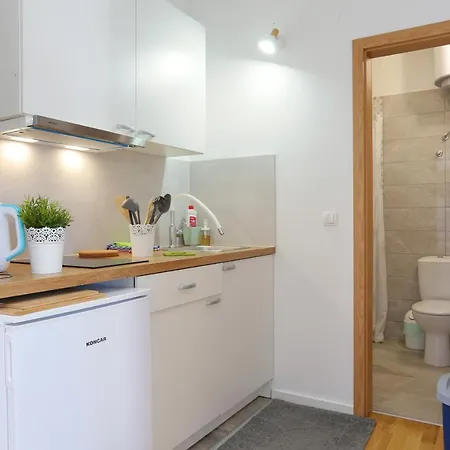 And With Parking Space - 19786 3* Rogoznica (Sibenik-Knin)