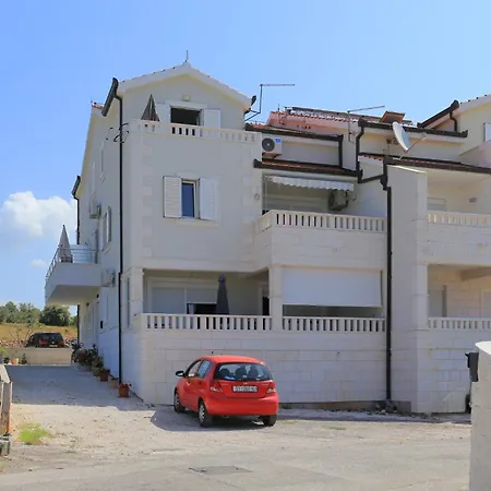 Guest house And With Parking Space - 19786 Rogoznica (Sibenik-Knin)