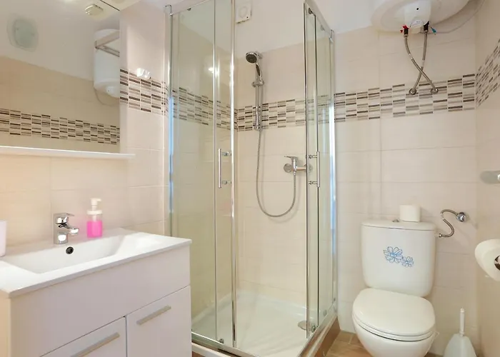 And With Parking Space - 19786 Gasthuis Rogoznica (Sibenik-Knin)