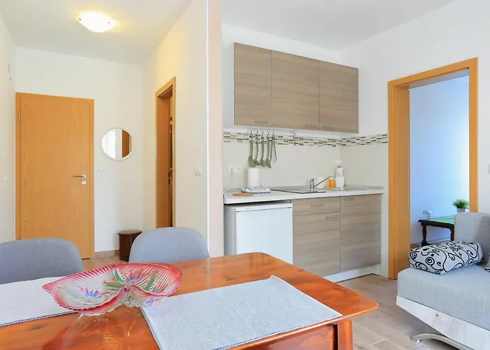 And With Parking Space - 19786 3* Rogoznica (Sibenik-Knin)