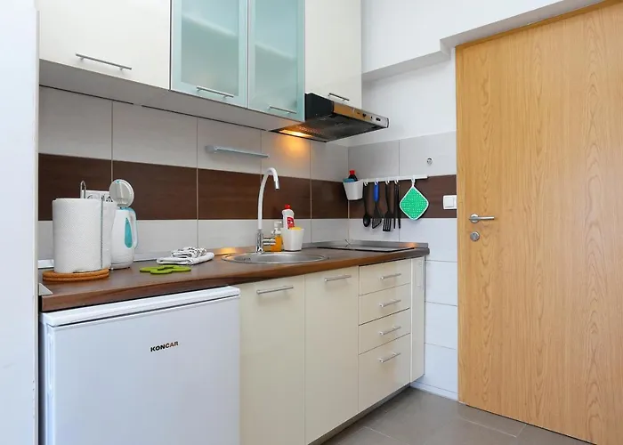 And With Parking Space - 19786 3* Rogoznica (Sibenik-Knin)