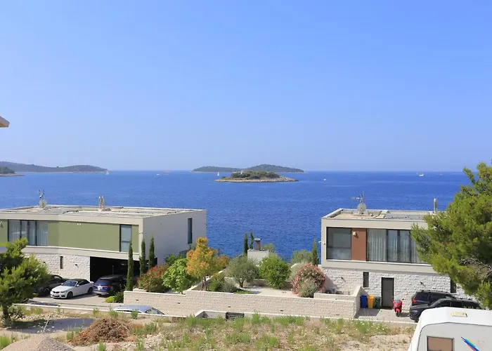 And With Parking Space - 19786 Gasthuis Rogoznica (Sibenik-Knin)